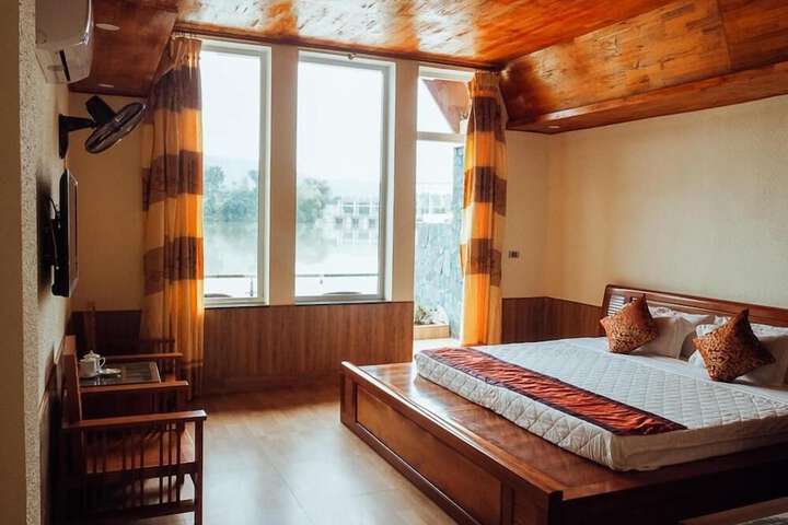 Room 8 of 57