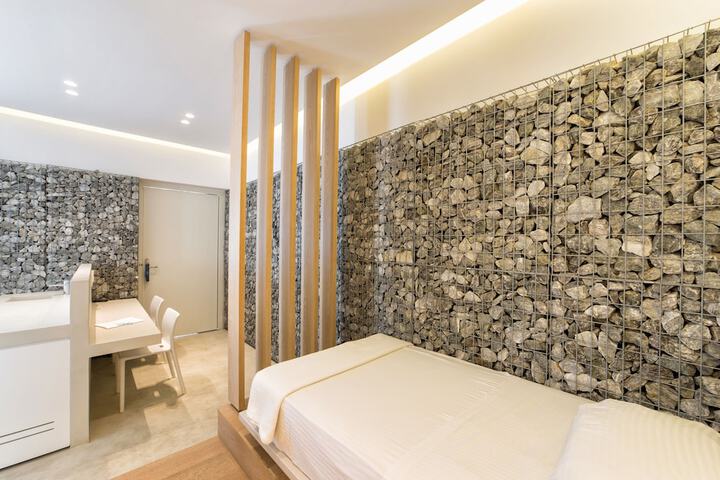 Room 40 of 283