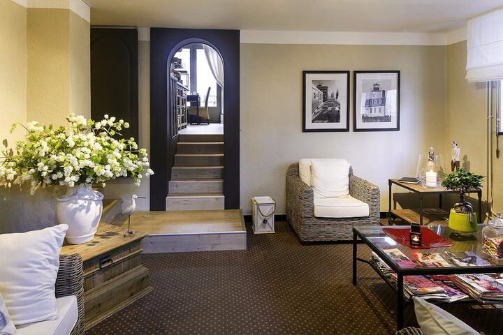 Lobby Entry