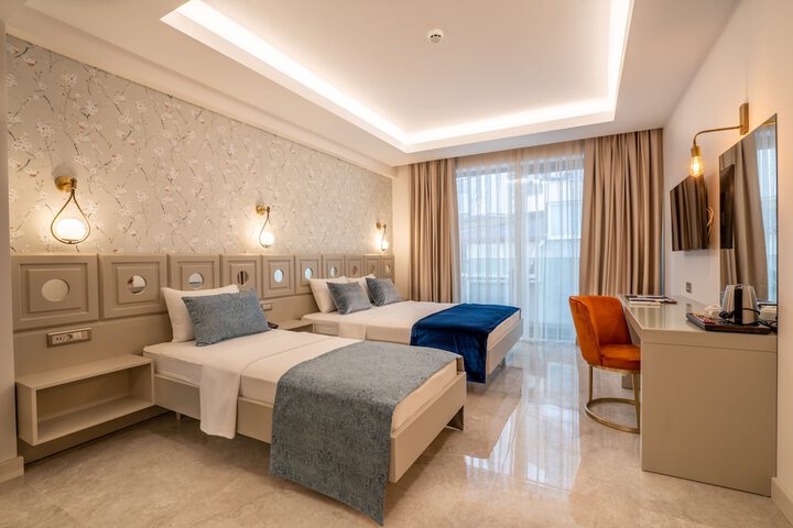 Room 8 of 85