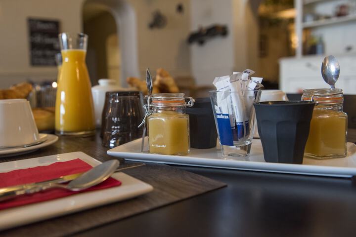 Breakfast/Coffee Service 23 of 31