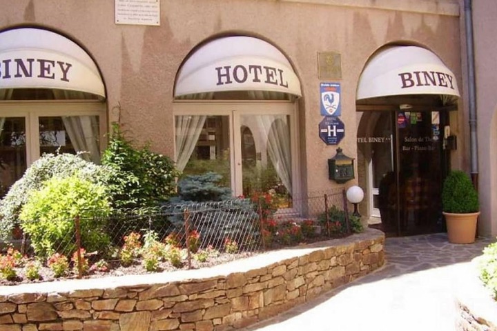 Hotel 52 of 55