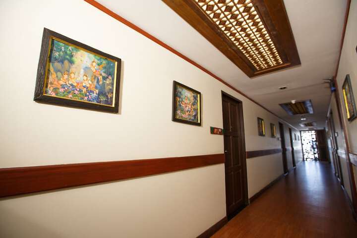 Ballroom/Hall 30 of 32