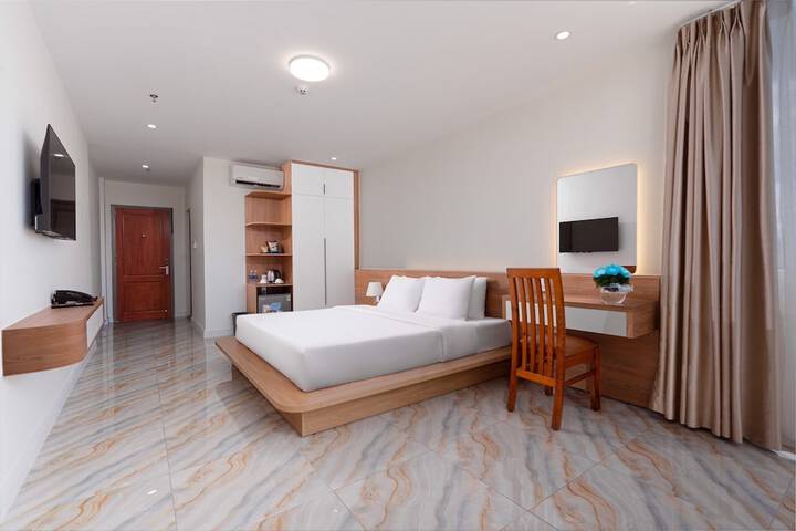 Room 6 of 26