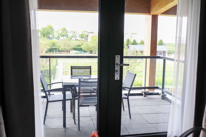 Room 37 of 106
