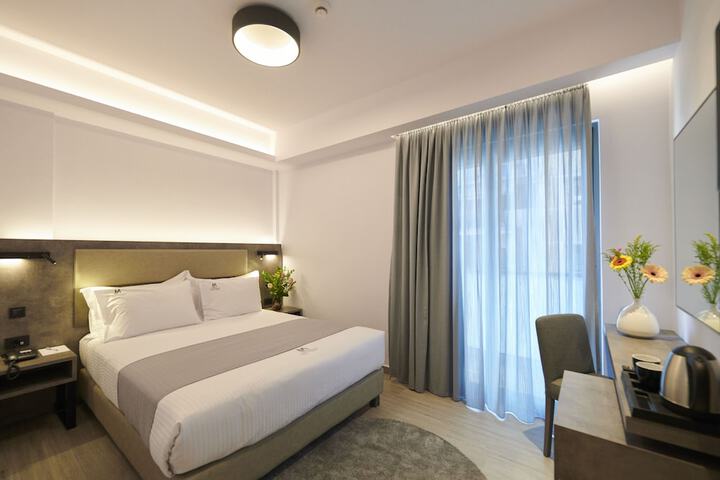 Room 6 of 37