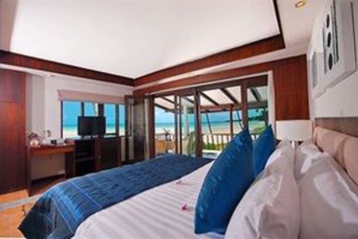 Hotel Suite Photo