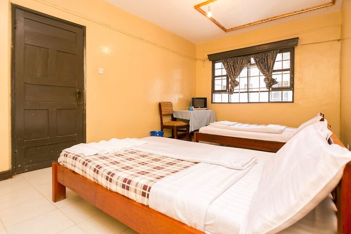 Room 4 of 11