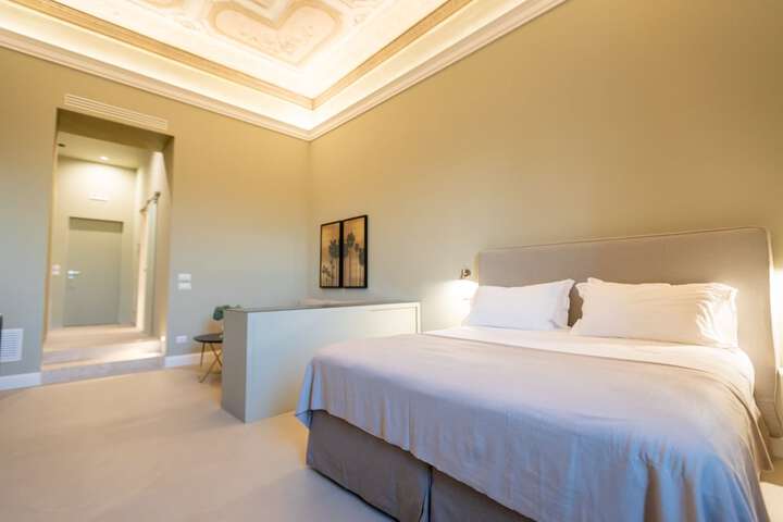 Room 12 of 46