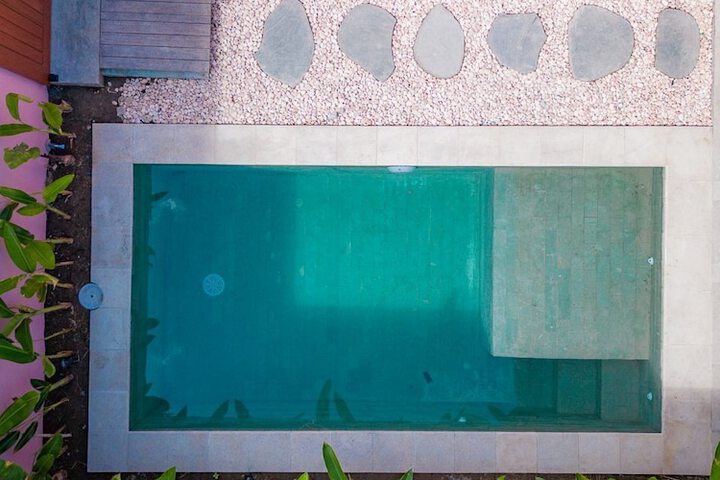 Pool 10 of 19