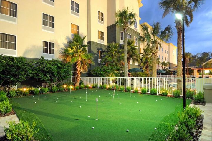 Mini-golf