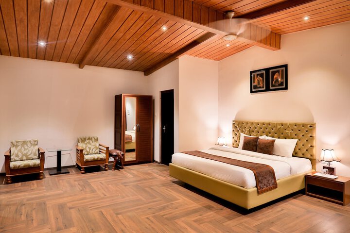 Room 10 of 68