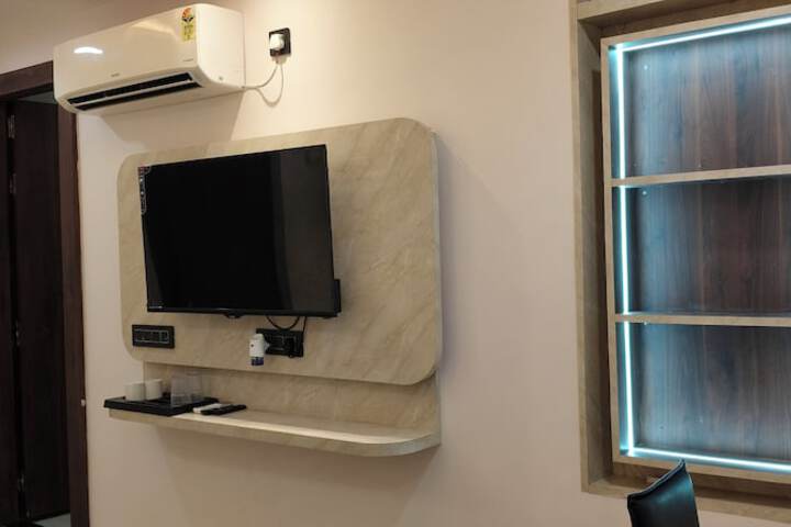 Room 8 of 118
