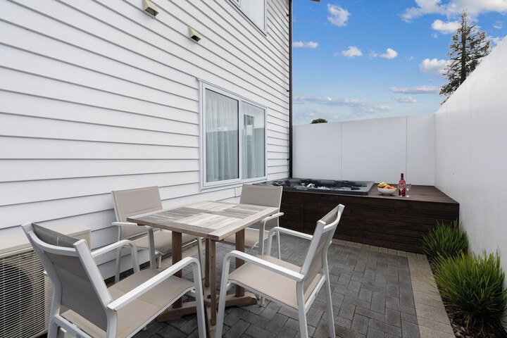 Terrace/Patio 63 of 104
