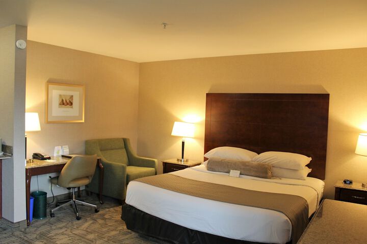 Room 7 of 33