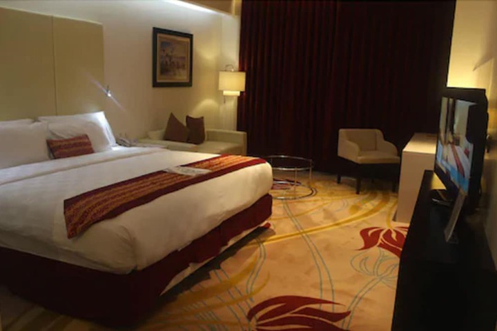 Room 3 of 48