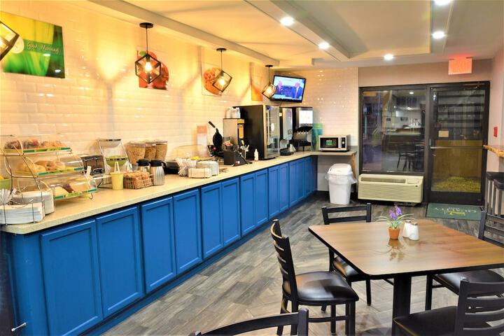 Breakfast area
