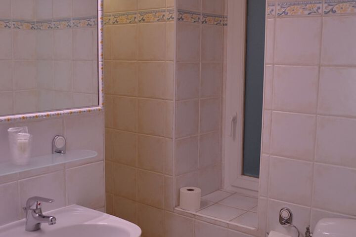 Room 29 of 47