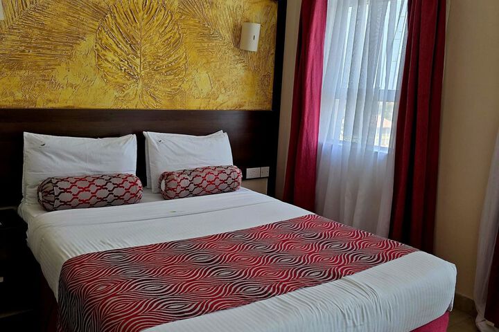 Room 18 of 34