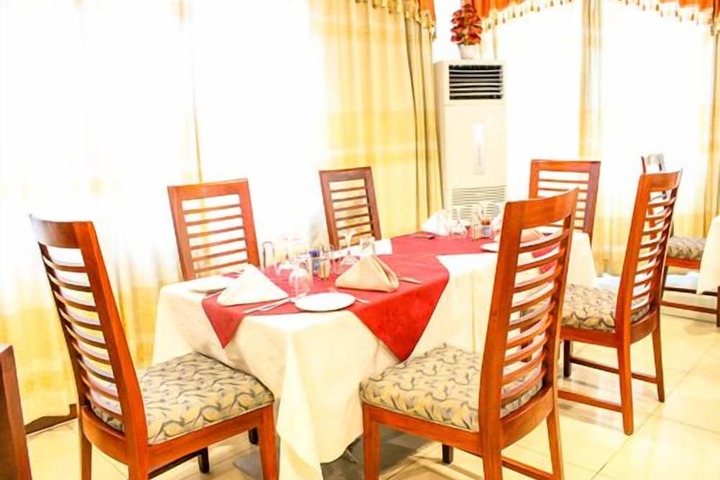 Dining Photos