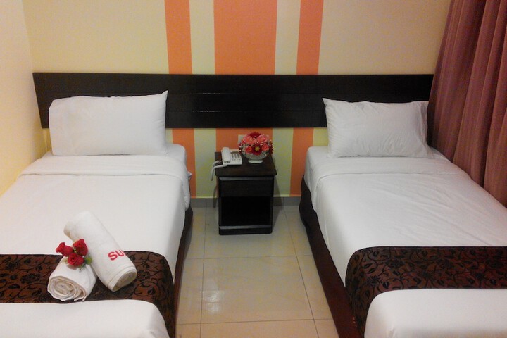 Room 11 of 36