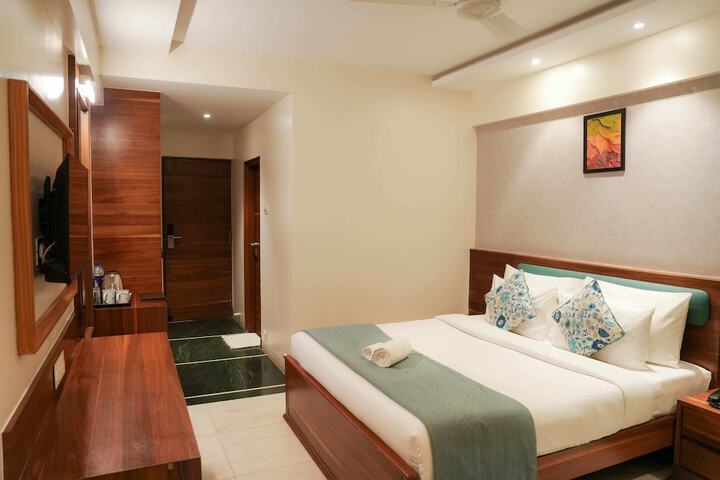 Room 28 of 114