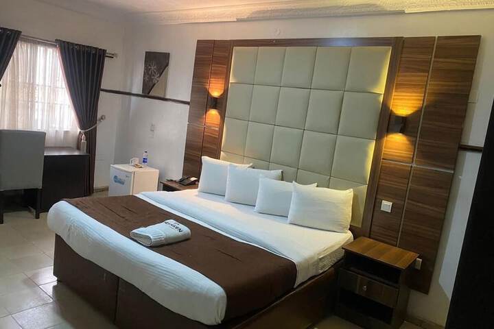Room 2 of 11