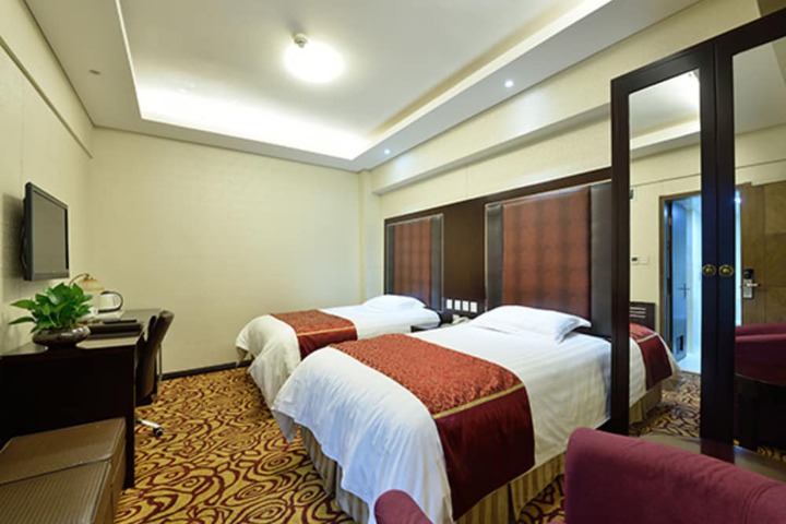 Room 10 of 29