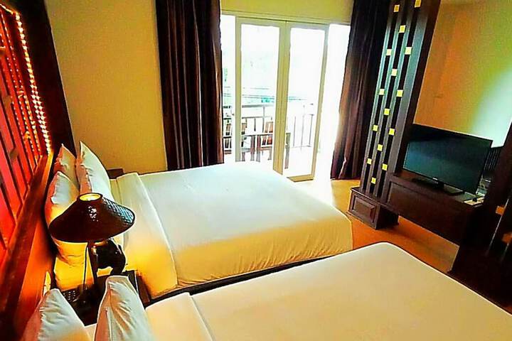 Room 17 of 192