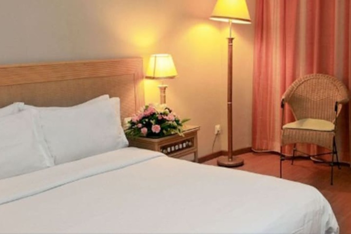 Room 9 of 22