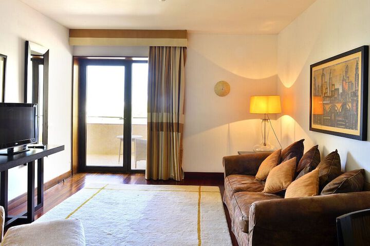 Room 11 of 29