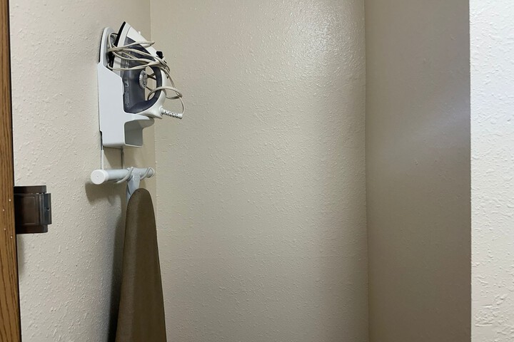 Iron/ironing board
