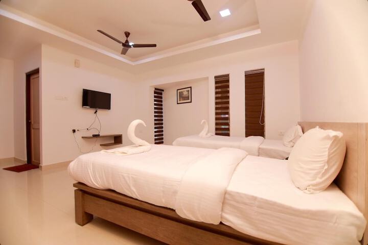 Room 10 of 38