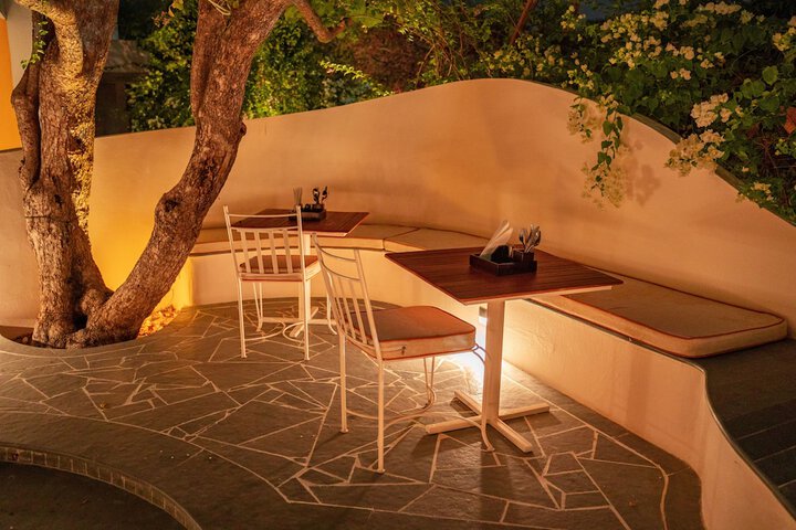 Dining 52 of 72