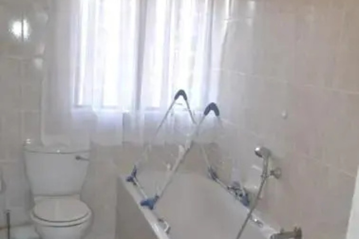 Room 8 of 8