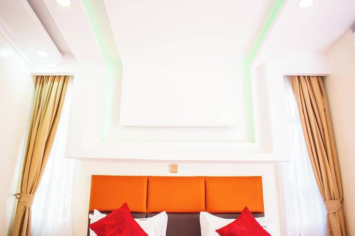 Room 30 of 78