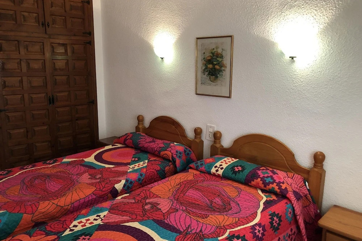 Room 3 of 12