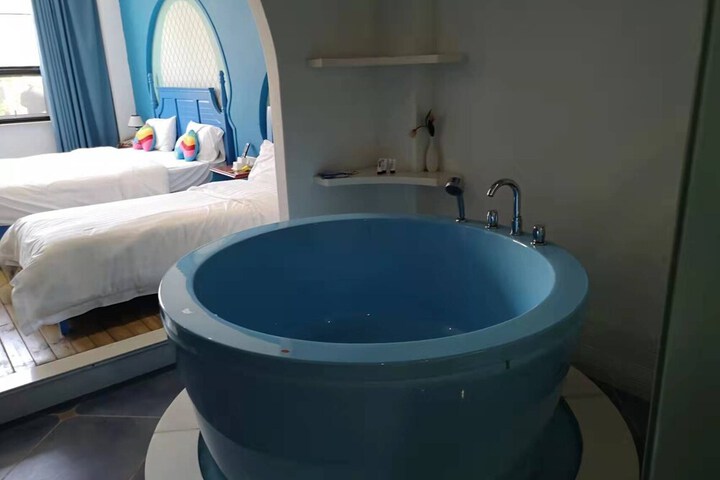 Room 43 of 59