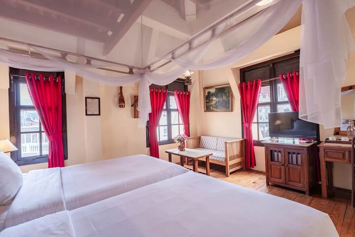 Room 19 of 170