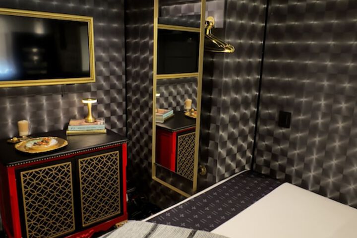 Room 21 of 99