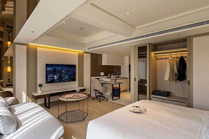 Room 4 of 79