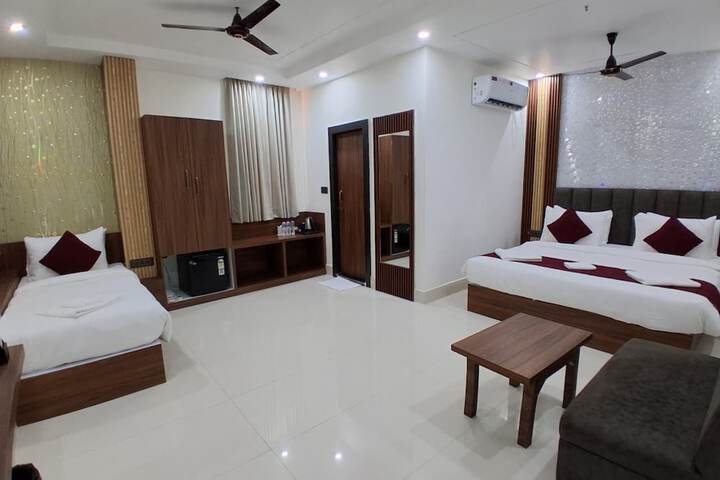 Room 3 of 19