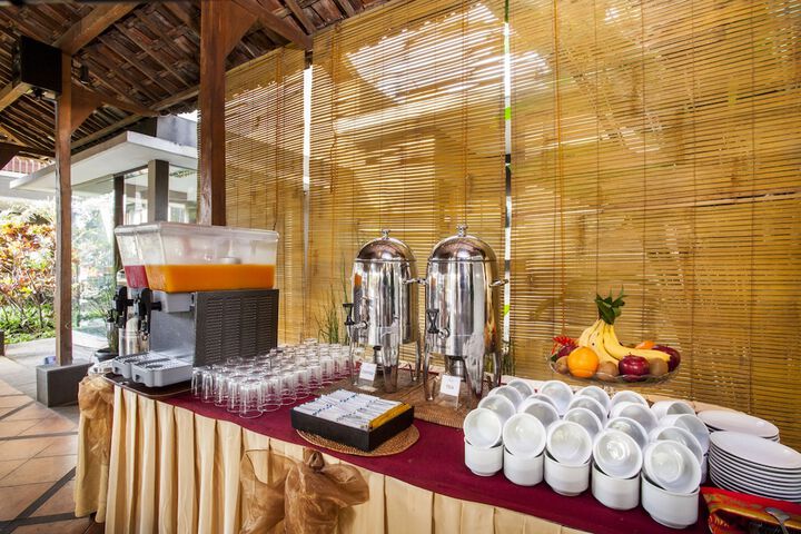 Breakfast/Coffee Service 34 of 60