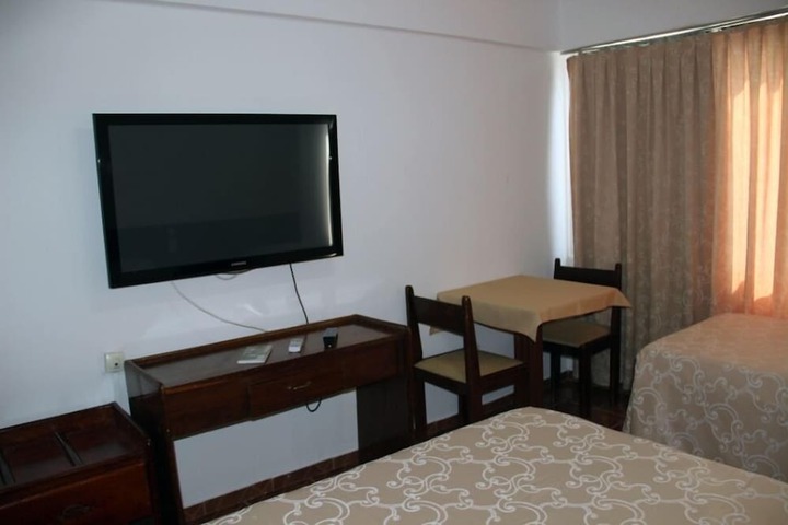 Room 8 of 14