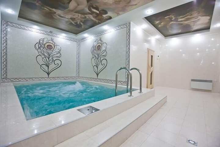 Pools & Facilities