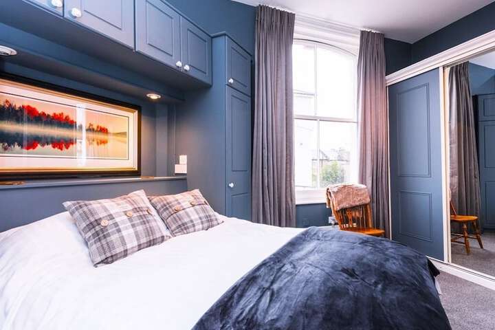 Summerfield Pub &  Boutique Rooms in London