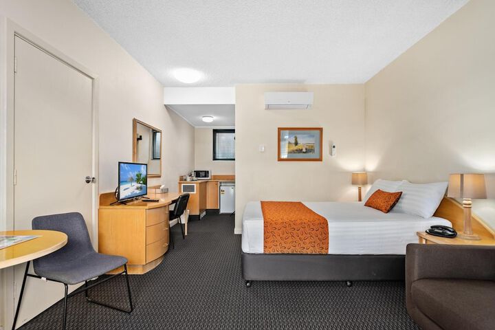 Room 13 of 35