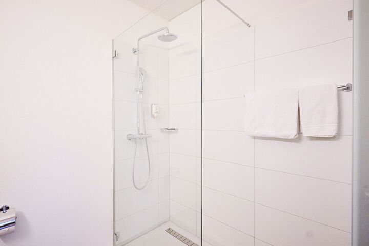 Room 12 of 28