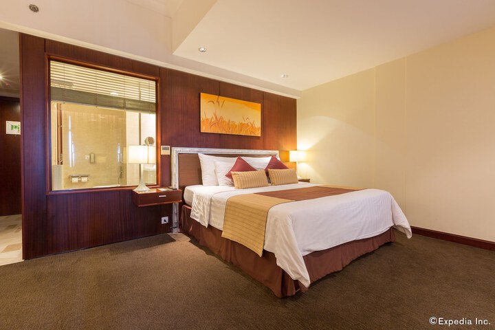Room 10 of 40