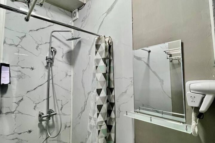 Room 16 of 20